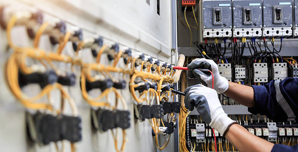 Professional Electrician technician working in Gages Lake, IL